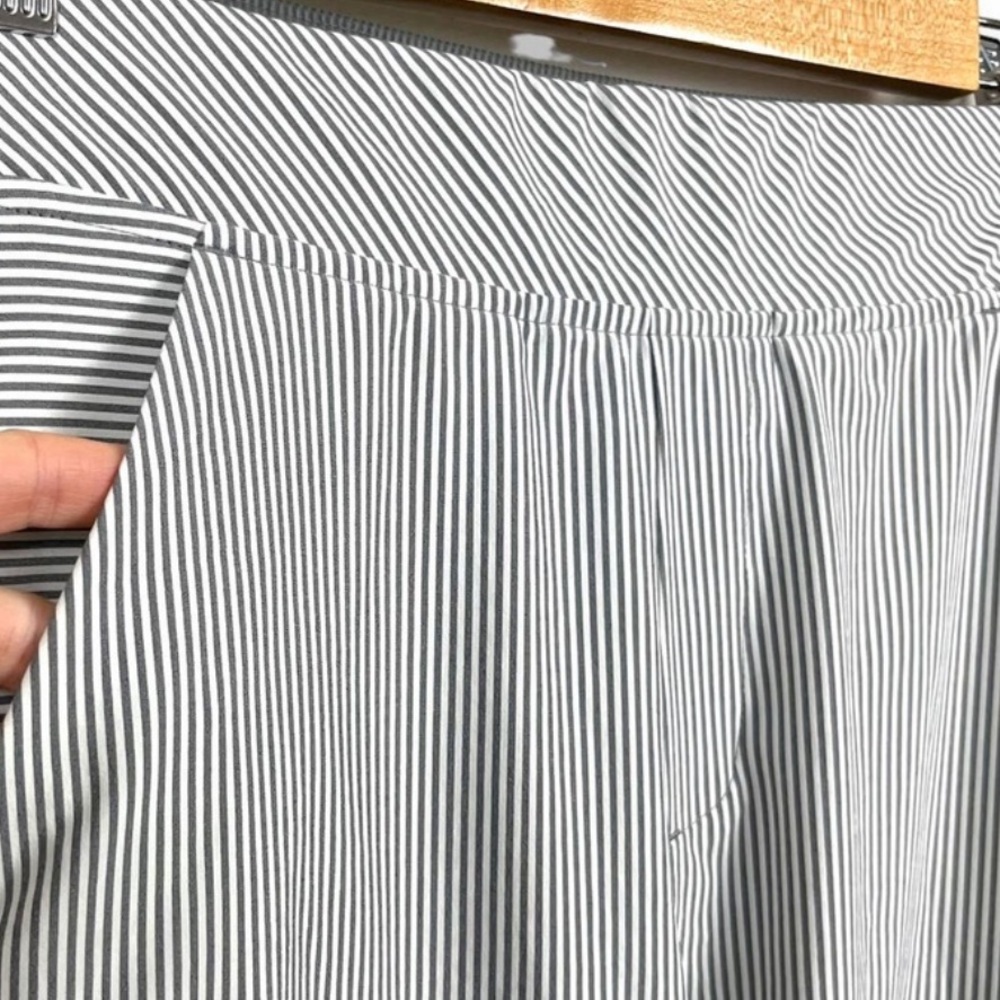 Athleta Brooklyn Textured Ankle Pant Gray and White Stripe Size 4 - Picture 4 of 10